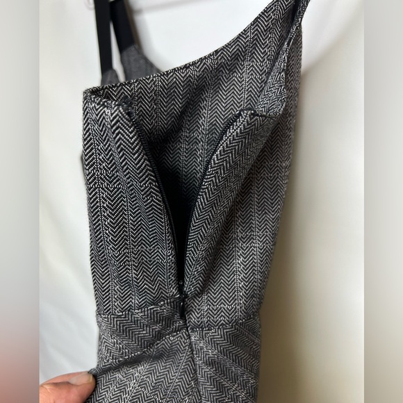 Torrid Womens Gray/Black Chevron Ponte Peplum Tank Size 2X Side Zip RN 148862 - Picture 7 of 10